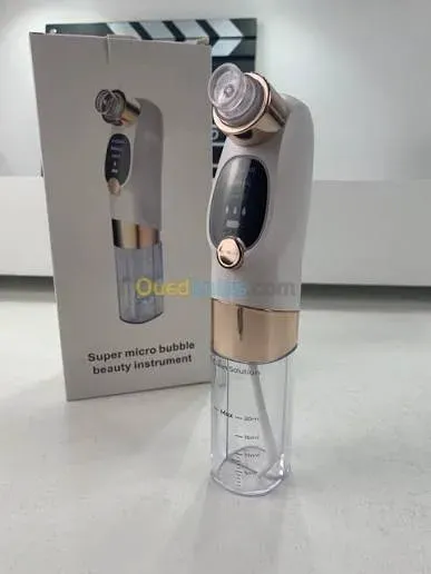 appareil de nettoyage du visage et d'élimination des points noirs à micro-bulles (souvent appelé aspirateur de points noirs ou hydra-peeling maison). 5