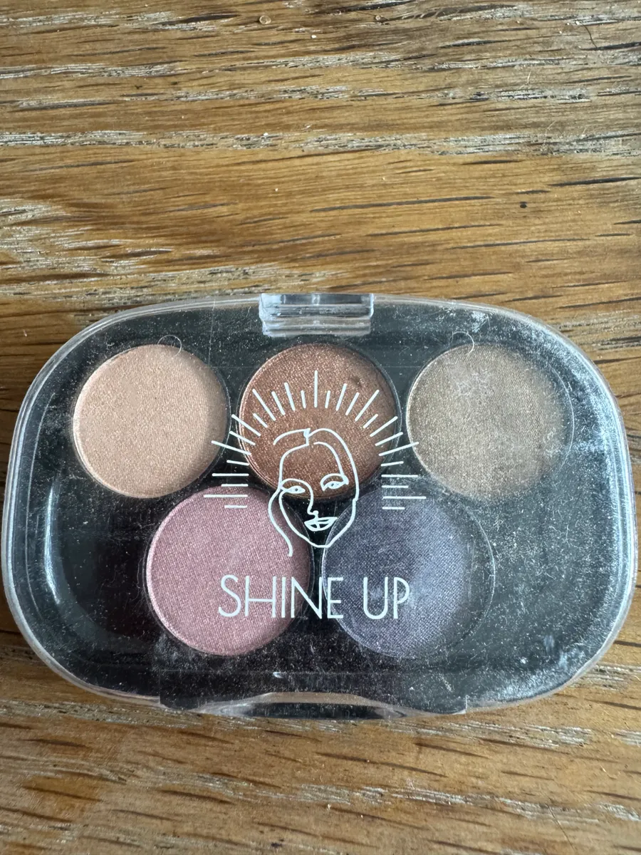 Lot Maquillage Neuf 4