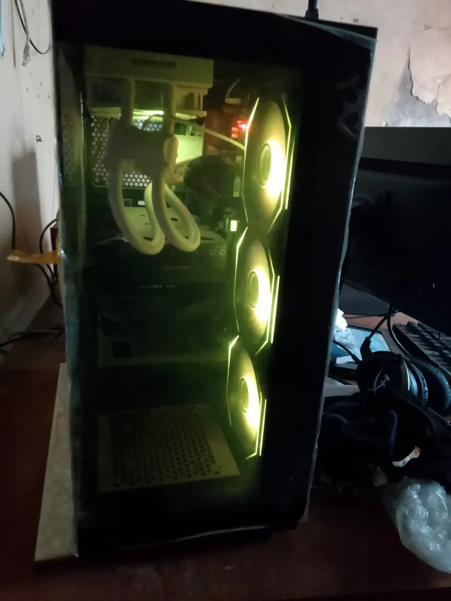 PC GAMING HAUTES PERFORMANCES – RYZEN 7 7800X3D + RTX 4070 12GB 4