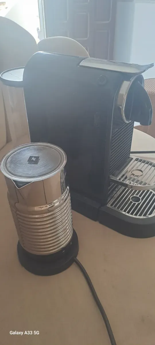 Machine Nespresso CitiZ noire avec  Aeroccino 4.