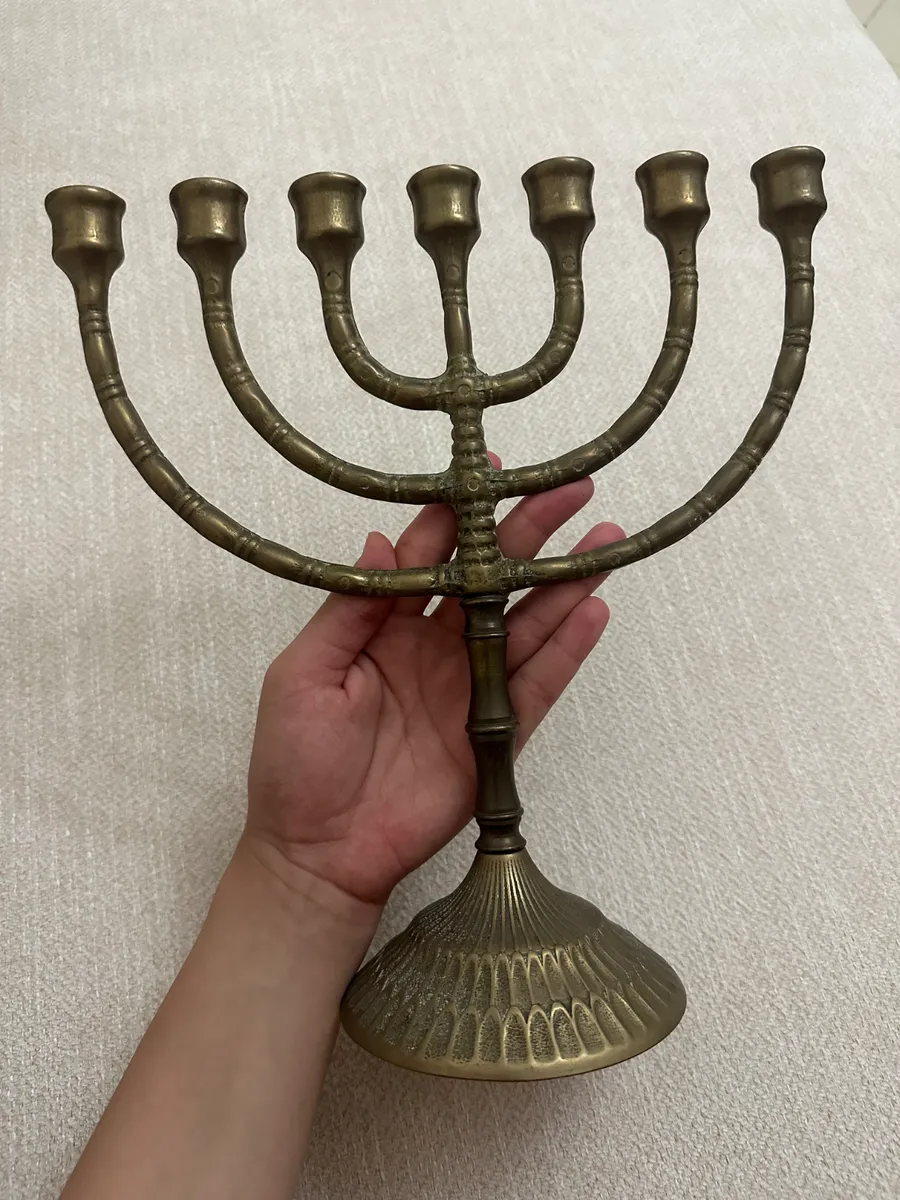 Ménorah à 7 branches en cuivre – pièce vintage