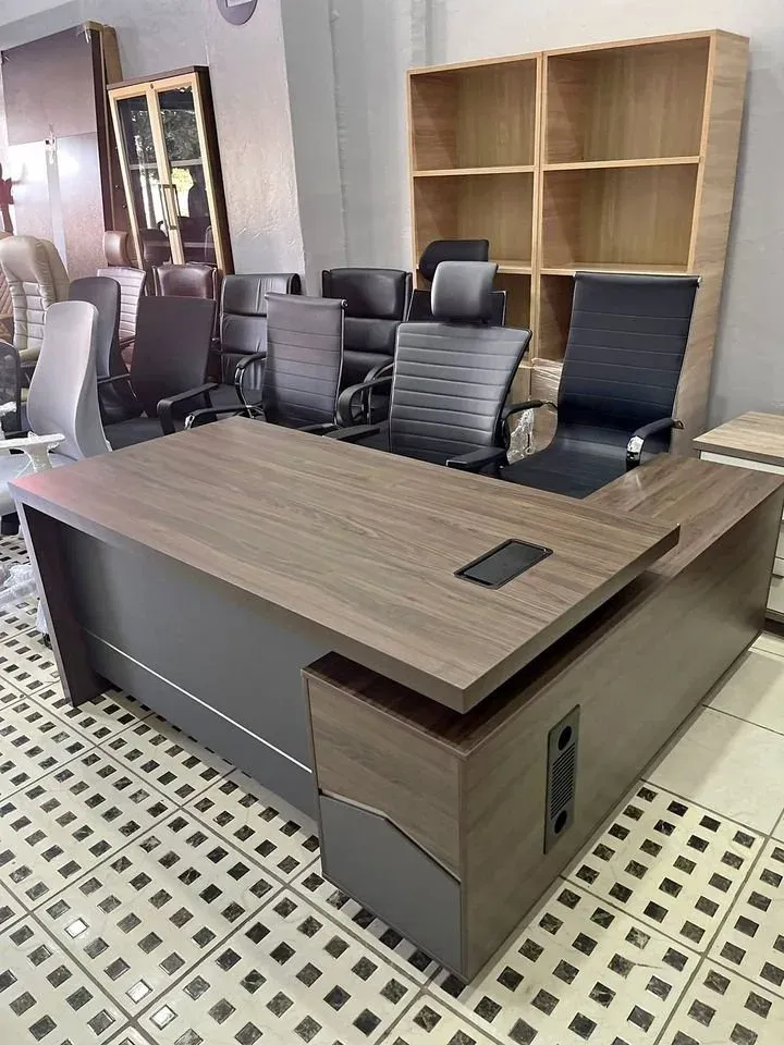 PROMO SPÉCIALE – Bureau de Direction Importation