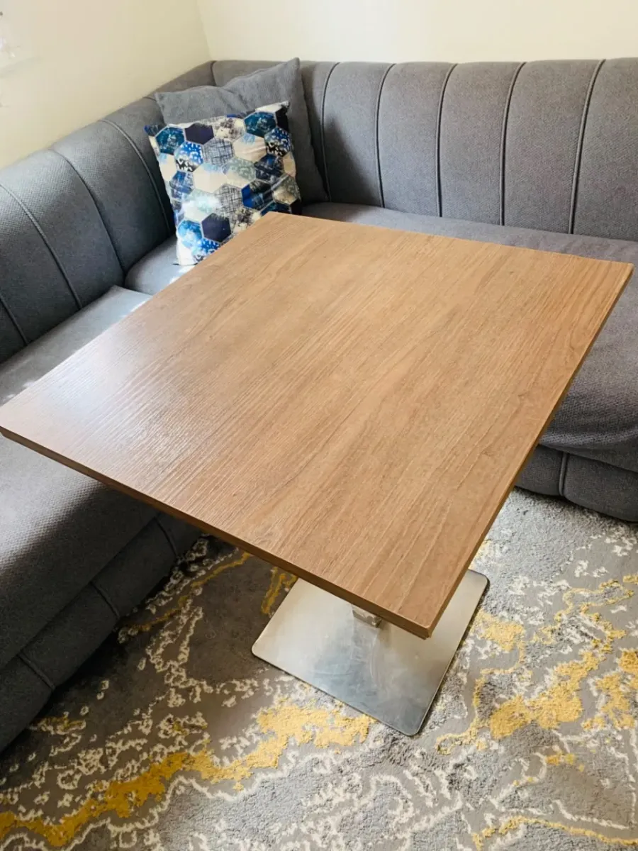 Table à manger moderne – Bon état 2