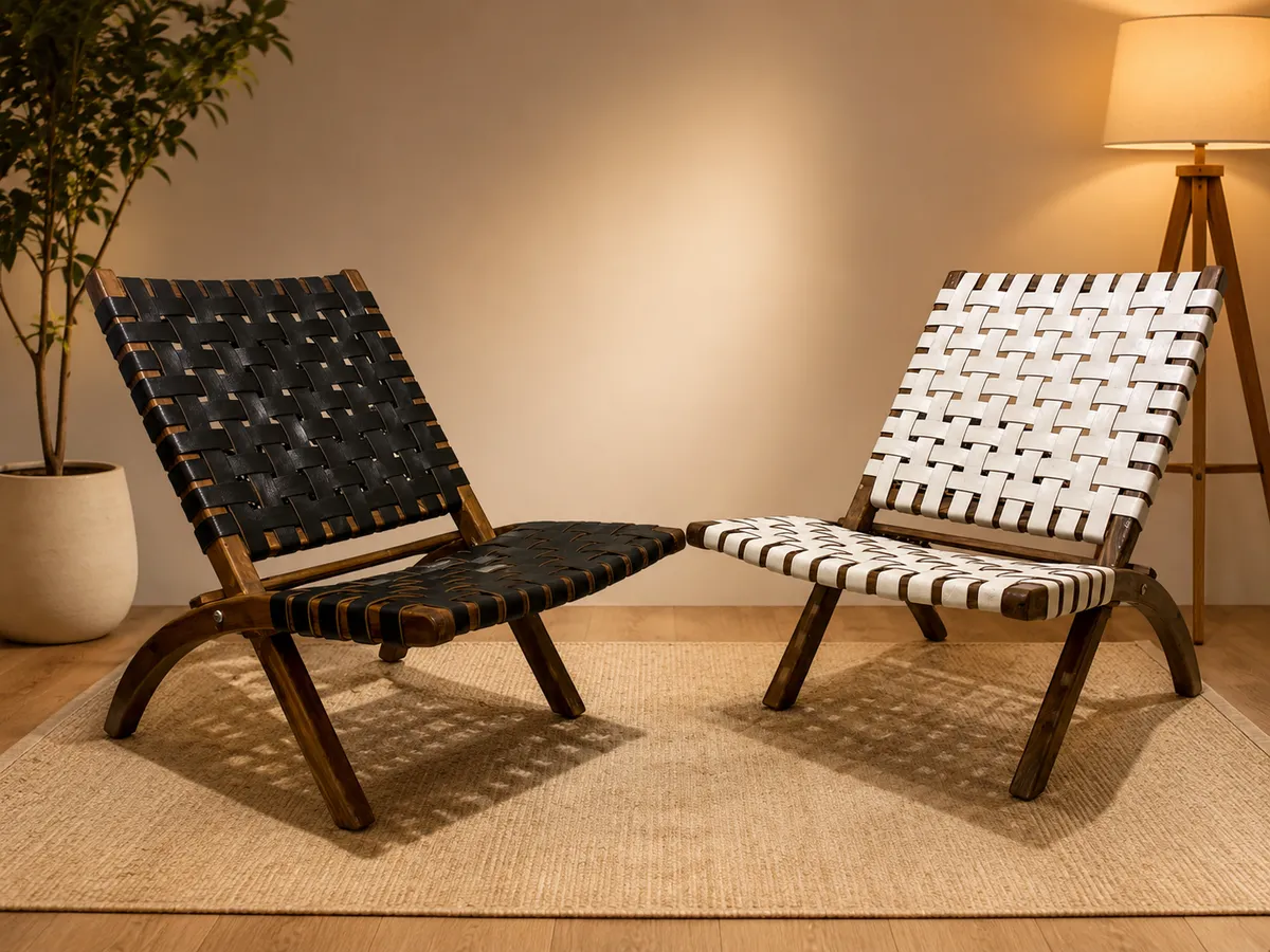 Deux chaises en bois pliantes 